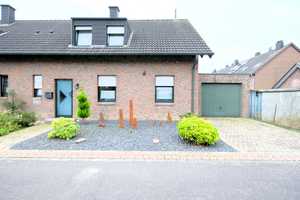 Große Doppelhaushälfte mit Garage in ruhiger Lage – Kleve (Kreis) – Vorschaubild 1