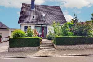 Im Grünen wohnen: Einfamilienhaus mit Charme in ruhiger Lage von Vettweiß – Die vollständige Adresse der Immobilie erhältst du vom Anbieter., 52391 Vettweiß – Vorschaubild 1