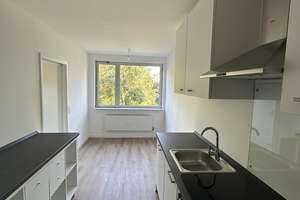 Gemütliche Wohnung (3 ZKBB) im Stadtteil Ko-Karthause inkl. Einbauküche, Balkon und Tiefgarage – Eisenacher Straße 4, 56075 Karthause Flugfeld, Koblenz – Vorschaubild 2