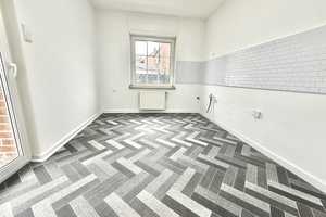 Günstiges modernisiertes 7-Zimmer-Haus in Rommerskirchen mit Garten und Garage – Neuss (Rhein-Kreis) – Vorschaubild 6