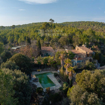 18. Jahrhundert Masia zum Verkauf in Cistella, Alt Empordà, Girona.