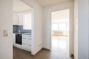 Moderne 2,5-Zimmer-Wohnung mit EBK und tollem Ausblick am Oberhauser Bahnhof – Die vollständige Adresse der Immobilie erhältst du vom Anbieter., 86154 Oberhausen-Süd, Augsburg – Vorschaubild 4