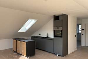 Exclusive DG Wohnung mit Einbauküche und Balkon, Erstbezug – Carl-Natterer-Str. 13, 86165 Firnhaberau, Augsburg – Vorschaubild 2