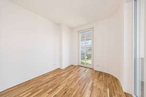 Wohnung mit Weitblick *  helle 3 Zimmer im DG * Balkon * Parkett * TG * EBK – Straße der Nationen 82, 9111 Zentrum, Chemnitz – Vorschaubild 3