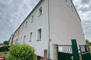 Charmantes Mehrfamilienhaus mit viel Potenzial – modernisiert, großzügig & vielseitig nutzbar – Die vollständige Adresse der Immobilie erhältst du vom Anbieter., 4895 Falkenberg/Elster – Vorschaubild 1