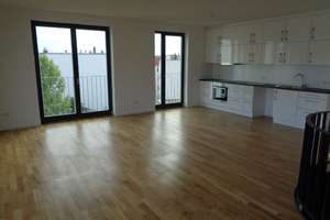 Helle Maisonettewohnung mit traumhafter Dachterrasse im Samariterviertel