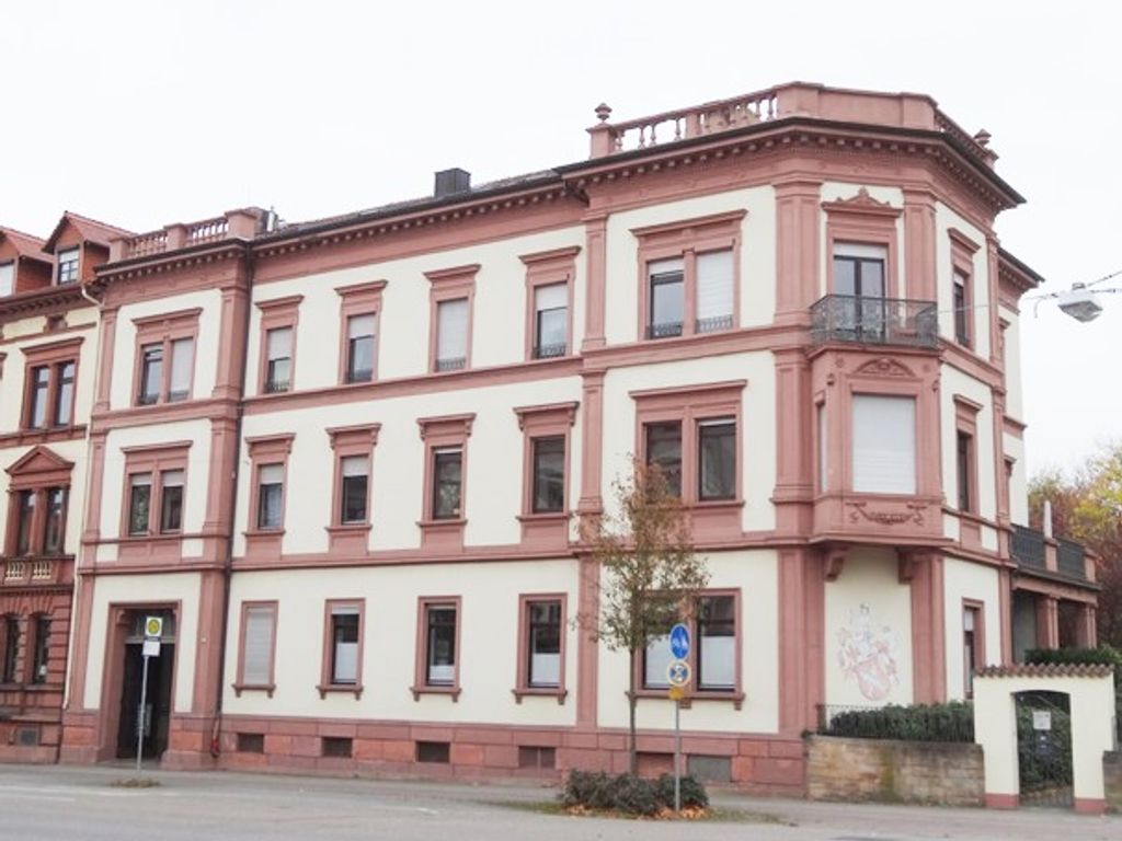 Geräumige 4 Zimmerwohnung am Westbahnhof in Landau