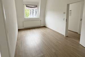 Helle, zentral gelegene 2-Zimmer-Dachgeschoss-Wohnung – Carnaper Str. 113, 42283 Barmen, Wuppertal – Vorschaubild 2