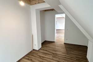Neu ausgebaute DG Wohnung mit Galerie – Georgenstraße 41, 86152 Georgs- und Kreuzviertel, Augsburg – Vorschaubild 9