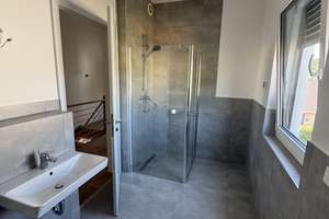 Geräumige Doppelhaushalte Wiesbaden-Auringen / House Close to International School – Am Weinberg 18, 65207 Auringen, Wiesbaden – Vorschaubild 2