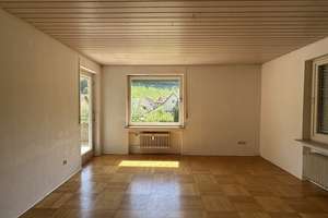 Freistehendes Zweifamilienhaus in idyllischer Ortsrandlage mit viel Potenzial – Die vollständige Adresse der Immobilie erhältst du vom Anbieter., 73252 Lenningen – Vorschaubild 3
