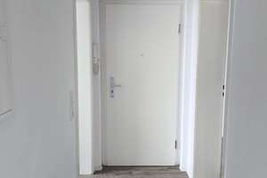 Frisch sanierte und renovierte 3-Zimmer-Wohnung mit Balkon – Berliner Str. 29, 47138 Obermeiderich, Duisburg – Vorschaubild 2
