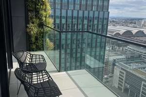 Eden Tower 23: Furnished Apartment | 23rd Floor | Gym, Rooftop & 24/7 Concierge – Europ-Allee 11, 60327 Gallus, Frankfurt am Main – Vorschaubild 19