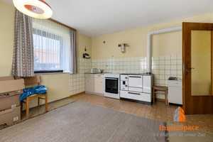 IMMOSPACE *** GROßZÜGIGES EIN-  BZW ZWEIFAMILIENHAUS MIT GARTEN, XXL-GARAGEN UND STADELBEREICH *** – Augsburg (Kreis) – Vorschaubild 9
