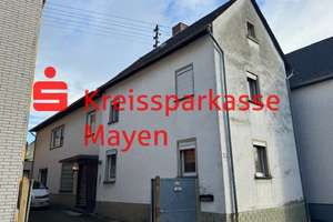 Einfamilienhaus im Ortskern von Polch – Die vollständige Adresse der Immobilie erhältst du vom Anbieter., 56751 Polch – Vorschaubild 1