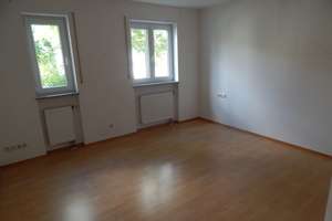 Helle Gartenwohnung mit 2. Bad und Hobbyraum im Untergeschoss! – Haseneystr. 17, 81377 Großhadern, München – Vorschaubild 3
