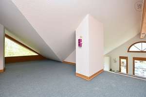 Charmante möblierte DG-Wohnung mit Internet und TG-Stellplatz in Stuttgart Birkach – Die vollständige Adresse der Immobilie erhältst du vom Anbieter., 70599 Birkach-Süd, Stuttgart – Vorschaubild 14