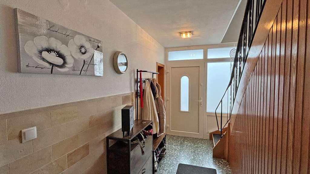 Immobilie in Voerde (Niederrhein) - Gepflegtes Zweifamilienhaus in Voerde-Spellen mit großem Grundstück! - Bild 3