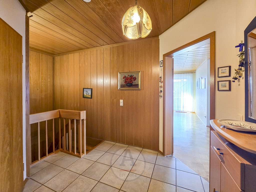 Immobilie in Künzell - Selten auf dem Markt: Erdgeschoss, Balkon, zwei Stellplätze und ein eigenes Kellergeschoss. - Bild 3