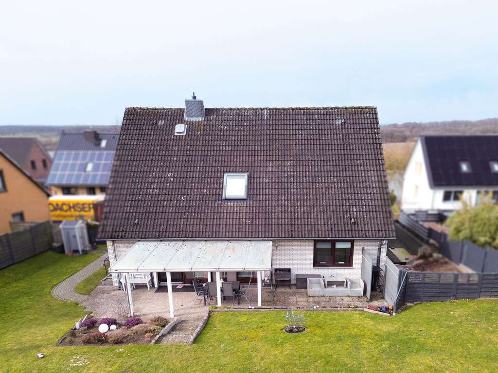 Immobilie in Zarpen - Wohnidylle in Zarpen: Modernisiertes Zweifamilienhaus mit viel Platz für Ihre Wohnträume - Bild 1