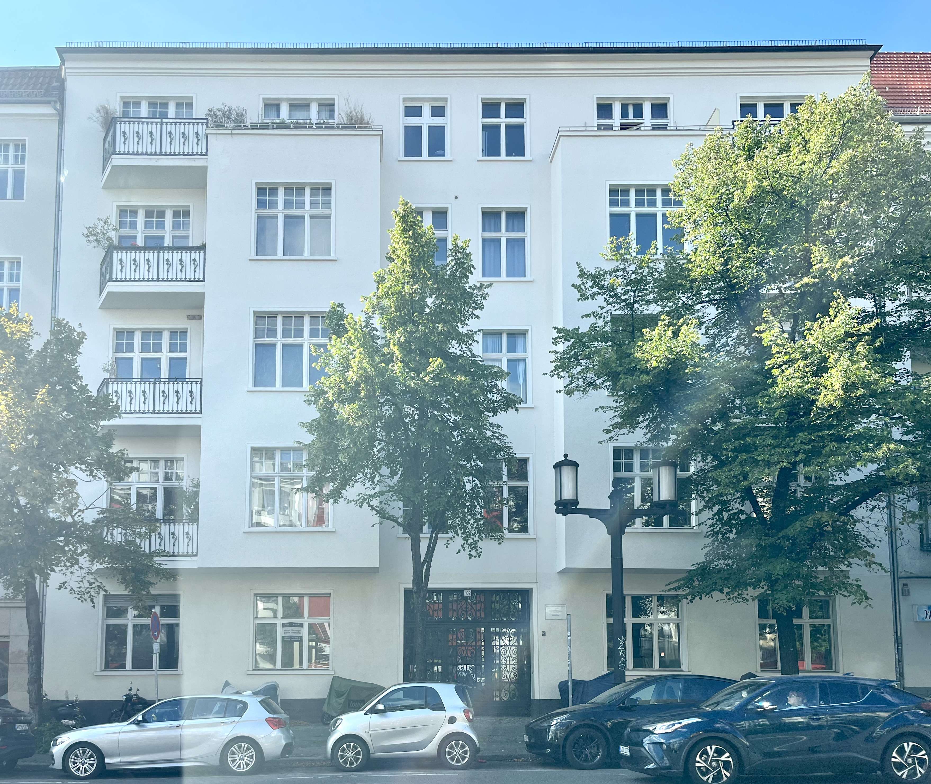 Sanierungsbedürftige 4-Zimmer-Altbauwohnung im ruhigen Seitenflügel in Berlin-Charlottenburg, Berlin – Bild 1