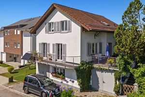 Ravensburg-Schmalegg
Charmantes Familiendomizil in naturnaher Wohnlage mit Blick ins Grüne – Ravensburg (Kreis) – Vorschaubild 2