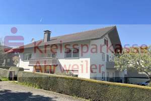TOP vermietbares Zweifamilienhaus in idyllischer Lage! – Die vollständige Adresse der Immobilie erhältst du vom Anbieter., 53426 Königsfeld – Vorschaubild 1