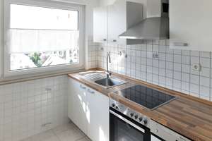 Helle 3,5‑Zimmer‑Wohnung mit Balkon & Stellplatz – Die vollständige Adresse der Immobilie erhältst du vom Anbieter., 71229 Leonberg – Vorschaubild 4