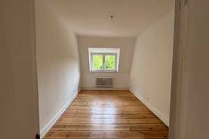  1-Raum-Dachgeschoßzimmer in Hamburg Bahrenfeld – Silcherstraße 1, 22761 Hamburg – Vorschaubild 2