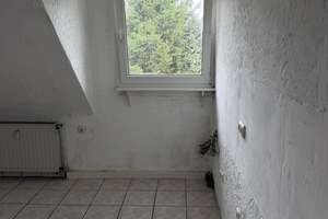 Ruhige 3,5-Zimmer-Wohnung mitten in Oberhausen - mit viel Potenzial – Eichstr. 33-35, 46047 Schlad, Oberhausen – Vorschaubild 3