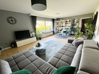 Großzügige 4-Zimmer-Gartenwohnung mit traumhafter Aussicht & hochwertiger Küche - Nachmieter gesucht