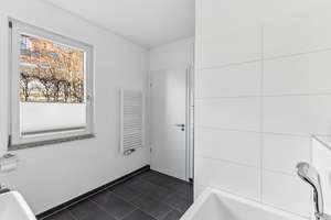 Solide Kapitalanlage / Vermietete Gartenwohnung in Bestlage Solln / 2 TG-Stellplätze im KP enthalten – Die vollständige Adresse der Immobilie erhältst du vom Anbieter., 81477 Graggenau, München – Vorschaubild 5