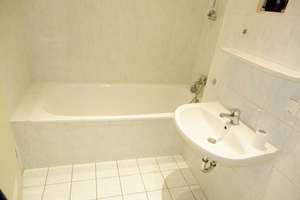 Helles Wohnzimmer - Bad mit Wanne und Lift - frei ab 1.6.26 – Casparistraße 1, 9126 Lutherviertel, Chemnitz – Vorschaubild 14