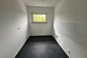 Schöne Wohnung - für Sie renoviert - 3 Zi.-Whng. - Wannenbad - Balkon - Duisburg Rheinhausen – Händelstraße 13, 47226 Rheinhausen-Mitte, Duisburg – Vorschaubild 3
