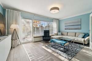 Möblierte Doppelhaushälfte, Erstbezug nach Sanierung, Nähe Dorfteich...