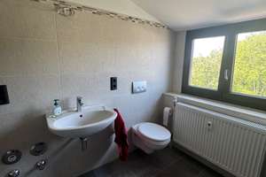 Charmante Dachgeschosswohnung im 2. Obergeschoss– großzügiges Wohnen im beliebten Stadtosten – 93055 Ostenviertel, Regensburg – Vorschaubild 9