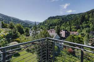 Wohnen mit schöner Aussicht -Großzügige Eigentumswohnung in begehrter Lage von Freiburg-Günterstal