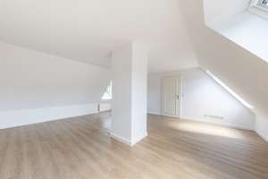 Lichtdurchflutete Maisonette mit Südbalkon im grünen Hamburg-Rissen – Wolferskamp 25, 22559 Rissen, Hamburg – Vorschaubild 6