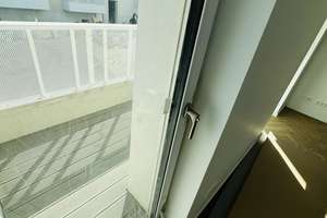 Moderne Wohnung direkt in Adlershof mit EBK sowie 2-Balkone!!! – Otto-Franke-Straße 45, 12489 Adlershof, Berlin – Vorschaubild 3
