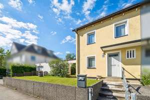 Eine seltene Chance für Familien und Visionäre: Doppelhaushälfte im Münchner Süden mit großem Pot... – Die vollständige Adresse der Immobilie erhältst du vom Anbieter., 81477 Obersendling, München – Vorschaubild 1