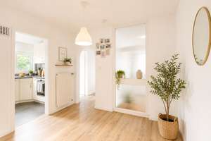 Charmante 3,5 Zimmer Wohnung mit Flair – Die vollständige Adresse der Immobilie erhältst du vom Anbieter., 70329 Hedelfingen (Ortsteil), Stuttgart – Vorschaubild 2