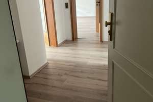 Wohnung mit Galerie, Gäste-WC, 2 Balkonen, EBK und Garage – Dwoberger Str. 113, 27753 Deichhorst, Delmenhorst – Vorschaubild 4
