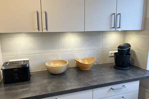 Am Biebricher Schlosspark: Gemütliche, möblierte  3,5-ZKBB-Wohnung mit neuer Einbauküche