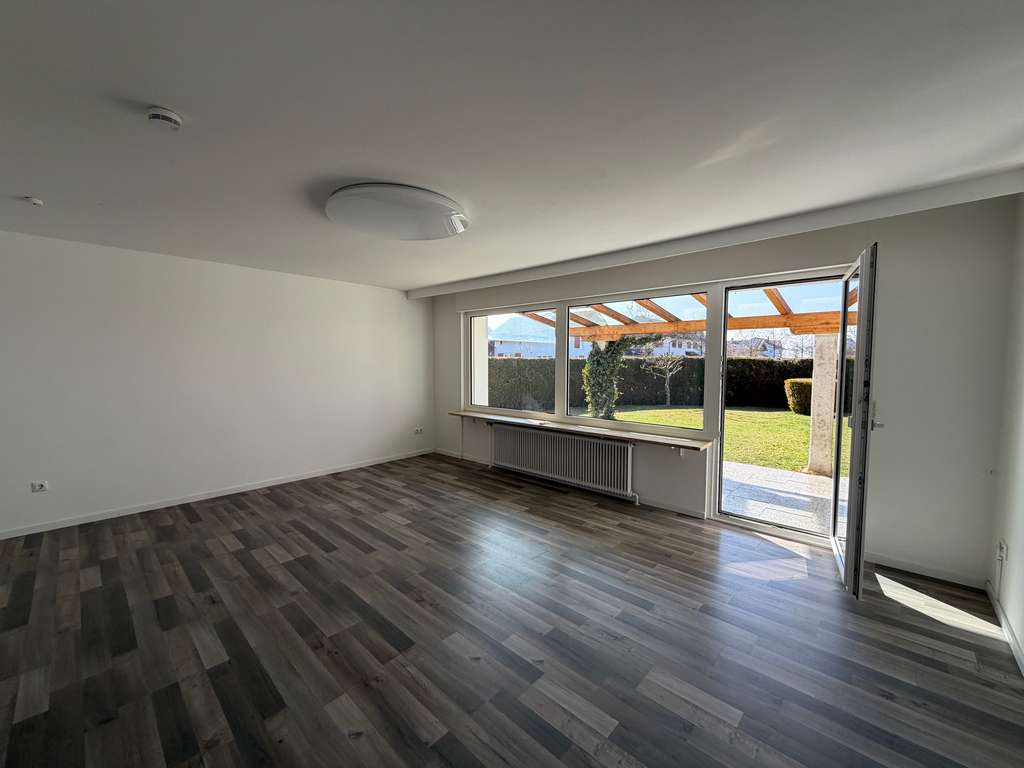 Immobilie in Höhenkirchen-Siegertsbrunn - Charmantes, top renoviertes Reiheneckhaus in toller Lage - Bild 2