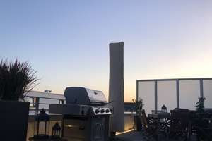 Stilvolle, geräumige & sonnige Wohnung mit 35 qm großer Dachterrasse sowie TG-Stellplatz