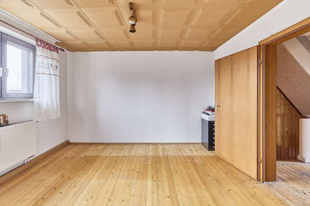 Immobilie in Dielheim - Familienhaus mit Charakter, Garten und großem Ausbaupotenzial- ideal für handwerklich begabte Käufer - Bild 2