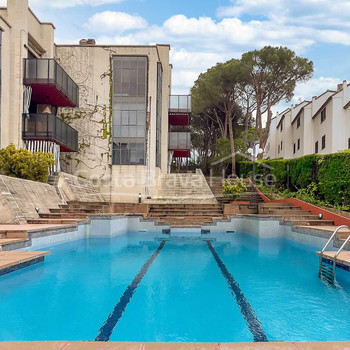 Wohnung zum Verkauf in Calella de Palafrugell, renoviert, mit Pool, Terrasse und zwei Parkplätzen