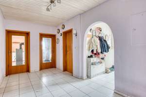 Bungalow mit Entwicklungspotenzial – Ihre Chance zur individuellen Verwirklichung – Die vollständige Adresse der Immobilie erhältst du vom Anbieter., 94437 Mamming – Vorschaubild 4