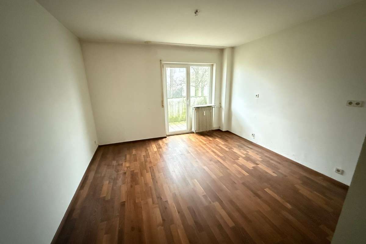 Immobilie in Kronberg - Kronberg:  Große 4-Zimmer-Eigentumswohnung in Feldrandlage - Bild 1