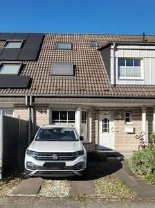 Zuhause in Zündorf: Stadthaus in begehrtem Stadtteil